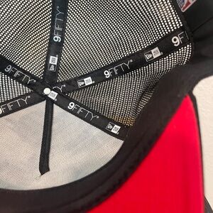 Chicago Bulls New Era Black and Red Mesh Snapback